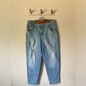 Silver Tab Levi’s Mom Jean - size 32